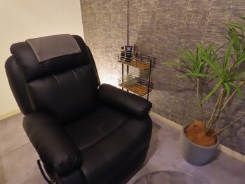 サロン バイ パピヨン エ ナチュール 恵比寿店(Salon by Papillons et nature)/リクライニングでゆったり施術