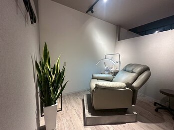 サロン エイトブロウ 豊田店(8BROW)/快適な個室空間