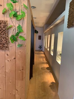 スパノビリタ 福井店/廊下