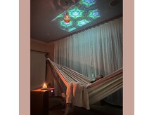 昼は日光に包まれて、夜はより深くリラックスできる空間に。