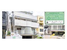 マイカ(myca)/ビルについてる緑の看板が目印