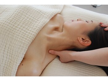 サロンリリー(salon rilly)の写真/【寝落ち続出♪極上ヘッドスパ】癒し空間で疲れた頭と心をリセット◎リンパマッサージとのセットもおすすめ
