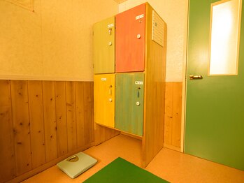 イヤシロチ/清潔なロッカールーム♪