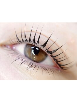 ナチュラル上品な目元にしたい