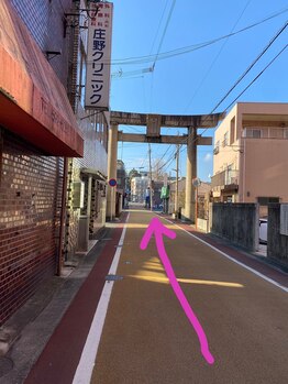 ココピュアレ(coco purele)/駐車場への道標 1 【鳥居】