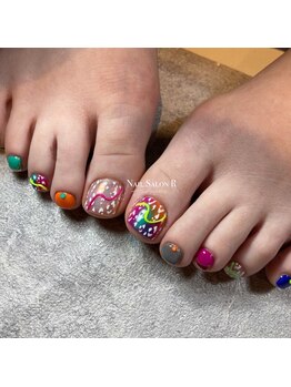 ネイルサロン R/フット贅沢デザインコース