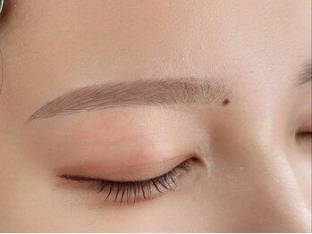 ニクシーアイブティック(Nixie Eye Boutique)/眉毛/まゆげ/美眉スタイリング