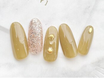 ターラ(Tara)/大人カーキネイル