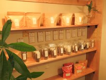 アロマ アンド ハーブス(Aroma&Herbs)/オリジナルハーブティーも販売♪