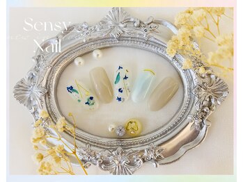 センシー ネイル スタジオ(Sensy Nail Studio)/押し花+メタル風パーツ