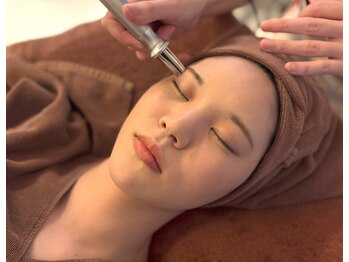 アグレアーブル(AGREABLE)/気になるまぶたにもアプローチ!