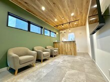 清潔で落ち着く待合室完備。リラックスできます☆