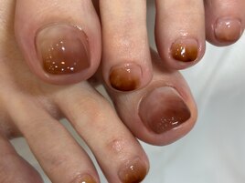 くすみカラー　フットネイル