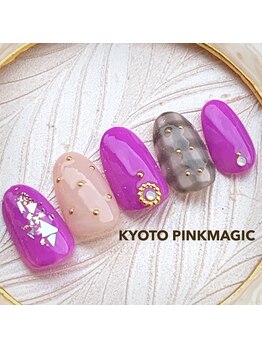 ピンクマジック(PINKMAGIC)/大人かわいいチェックネイル