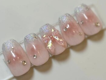 イユ ド ラペ(Yeux de LAPAIX)/甘すぎず大人可愛いチークネイル