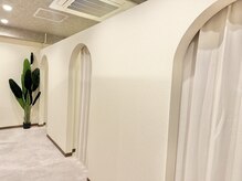 アーネスト 大阪心斎橋店(EARNEST)の雰囲気（施術室（3席））