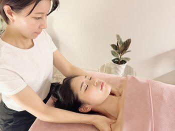 マテリアル(MATERIAL)/14　デコルテのコルギリンパ