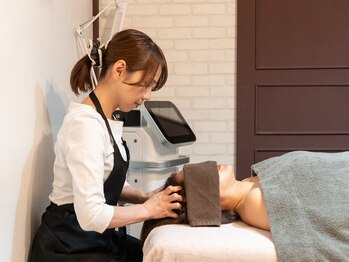 サロンドアル(salon de Alu)/