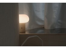 アイリー(eyelly)の雰囲気（建築好きオーナーの拘りがつまった半個室空間で癒しのひととき。）