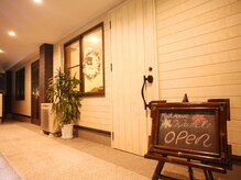 ネイルハウスワムクル(NailHouse Wamcle)/入り口