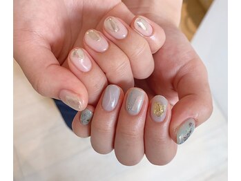ネイルズ ララ(nails Lala)/アシメネイル。