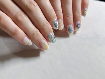 イズミネイル(izumi.nail)の写真/可愛いくなりすぎないデザインが人気◎トレンドを取り入れ、周りと被らないような少し個性的なデザインに◎