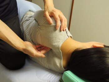 スッキリ健康館/肩甲骨はがしで肩スッキリ！！