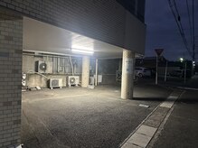 ニッケル(nyckel)/夜の駐車場
