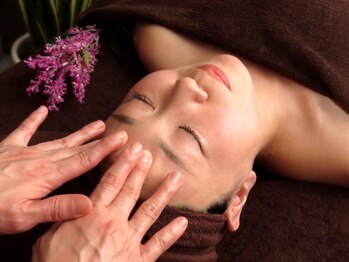 マーブルリング(marblering)の写真/【お顔のむくみスッキリ♪】いつもより人に会う機会が増える季節!お顔のハリUP&リフトアップで理想の小顔に