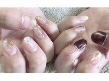 エムズネイル(M's Nail.)/左右非対称ちゅるんニュアンス