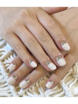 リリフリー(riri Free)/ホワイトミラーネイル