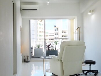 サロン ド ラリュール(Salon de L'Allure)/店内