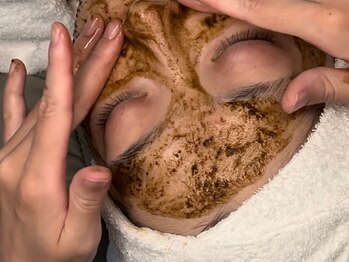 シアン(CYAN)の写真/剥離なし日本製ピーリングと光フェイシャルで美肌作り♪＞生コラーゲン・ビタミンC導入もオススメです◎