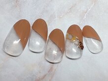 ミュゲットネイル(Muguet nail)/斜めフレンチ