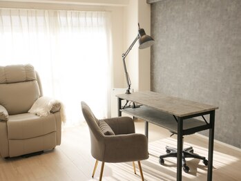 ルアナ(LUANA)の写真/【JR久宝寺駅すぐ】ネイル×まつ毛の同時施術OK！癒しと綺麗をお届け☆綺麗な店内で自分のご褒美タイム♪