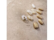 シルニー リム(Silny rim)/アシンメトリーニュアンスネイル