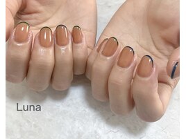 細フレンチネイル