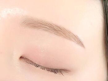 ニクシーアイブティック(Nixie Eye Boutique)/眉毛/まゆげ/美眉スタイリング