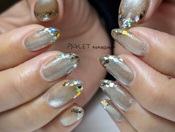 ネイルアンドアイラッシュアンドアロマ ピグレット(PIGLET)の写真/【サンプルデザイン多数取り揃え★】お気に入りのデザインで、指先からキレイとワクワクをゲットしよう♪