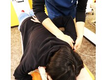 飯能ひだまり整骨院/肩こり改善の施術風景