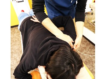 飯能ひだまり整骨院/肩こり改善の施術風景