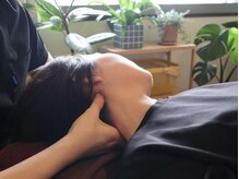 整体サロン RYU/首の骨格調整