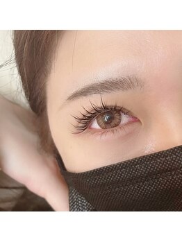 ニーナアイプラス(nina eye+)/フラットラッシュ