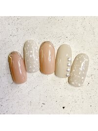 シンプルベージュネイル