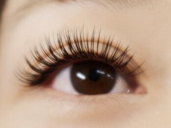 リベル(Re:Belle)の写真/ナチュラルだけどボリューム感もUPしたい！そんなわがままEYEも叶えます♪毛質の交換可能でつけ放題も◎