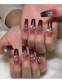 アール(R)の写真/丁寧な施術でフォルム重視◎【チップ長さだし×持ち込みデザインOK】定番～個性派ネイルまで幅広く対応♪