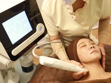 銀座エイジングケアサロンの雰囲気(ニードルレスインジェクター「nano JET MSC」の高圧ジェット使用)