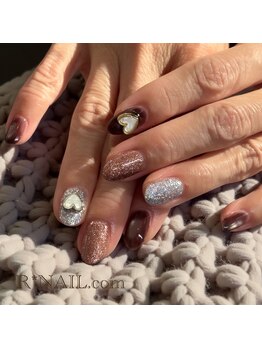 アールネイルドットコム(R*NAIL.com)/2025秋冬ネイル