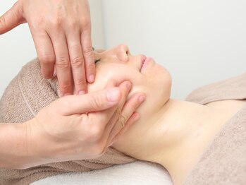 アクネ菌ケア専門サロン ベネーブ 武蔵小杉店/記憶形状炭酸トリートメント