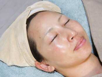 コンフィ(Comfy)の写真/韓国で大人気の水光ピーリングでお肌のハリ・ツヤをUP！肌質改善・肌トラブル改善にも◎ダウンタイムなし☆
